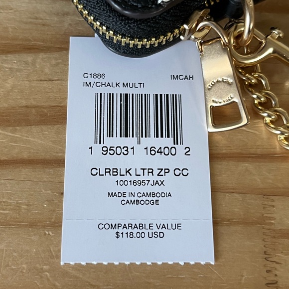 Coach Card Case🎈🎈 - Picture 4 of 8